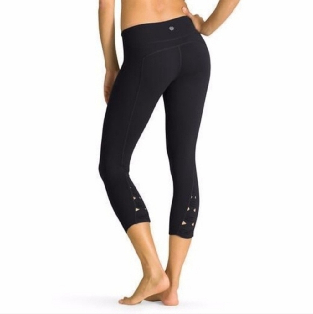 Athleta X’s & O’s Capri Crop Leggings Black Women's XS Athletic Athleisure Gym